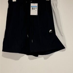 Nike Men’s Black Lightweight Track Pants Size M – HJ0662-010 – $75 Retail – NWT